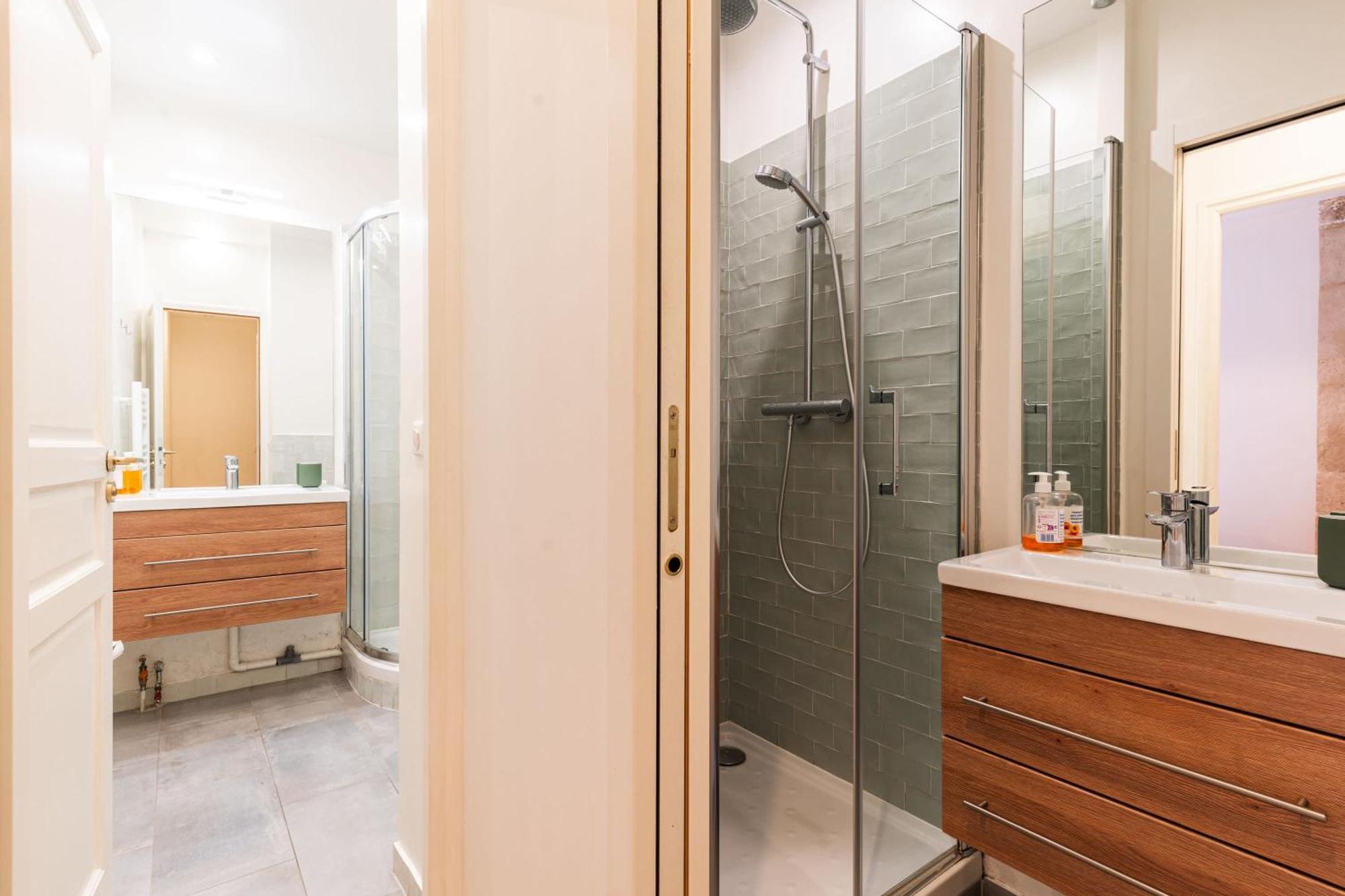 Loft 4 Bedroom Montmartre Pigalle Ac By Lcc Agency باريس المظهر الخارجي الصورة