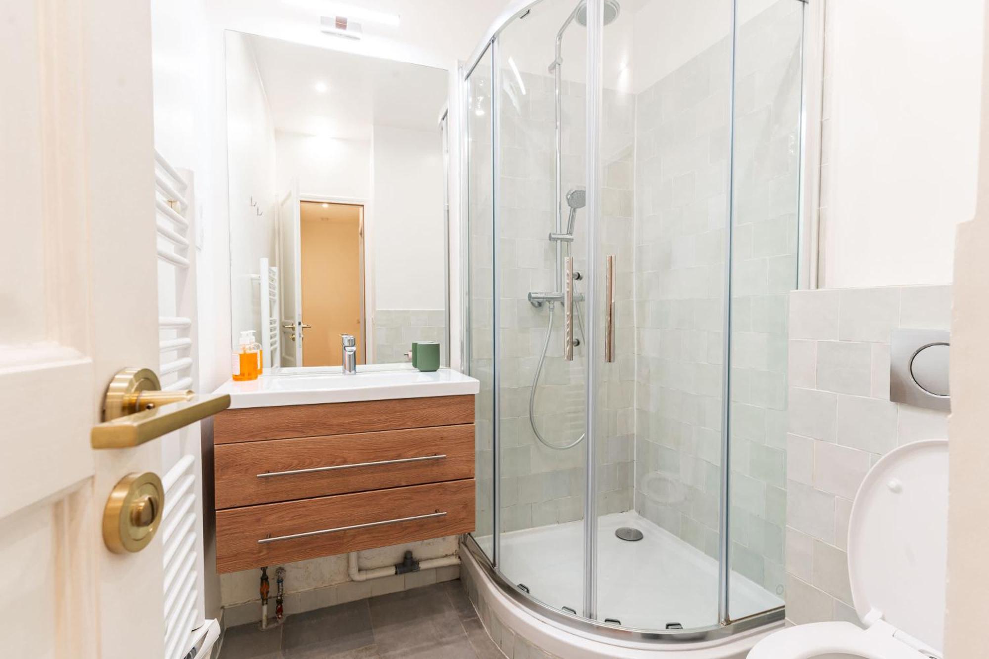 Loft 4 Bedroom Montmartre Pigalle Ac By Lcc Agency باريس المظهر الخارجي الصورة